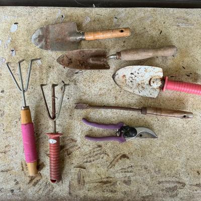 Garden Tools and More (Y-MK)