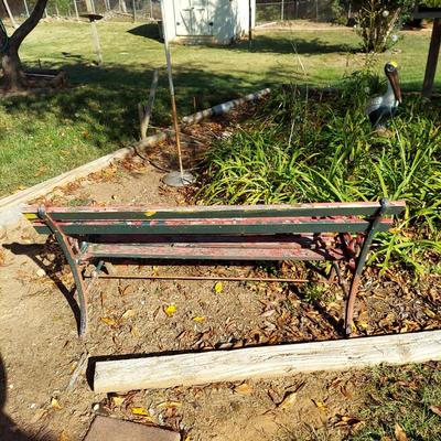 Wood Garden Bench w/ Iron Supports (Y-BBL)