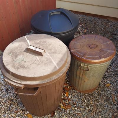 Three Outdoor Trash Cans (Y-BBL)