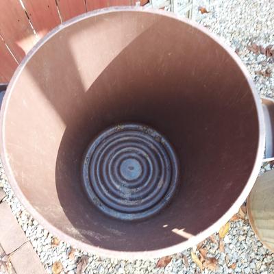 Three Outdoor Trash Cans (Y-BBL)