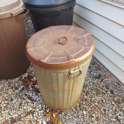 Three Outdoor Trash Cans (Y-BBL)