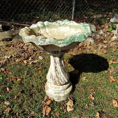 Cement Bird Bath (Y-BBL)