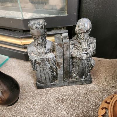 Lot of Bookends Pottery Asian Decor
