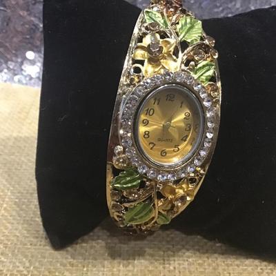 Women Fashion Bangle Crystal Flower Bracelet Quartz Watch  New