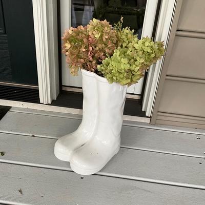 O1233 Pair of Ceramic White Work Boots Decor