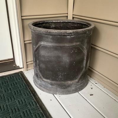 O1238 Black Weathered Fiberglass 15" Dia. Flower Pot