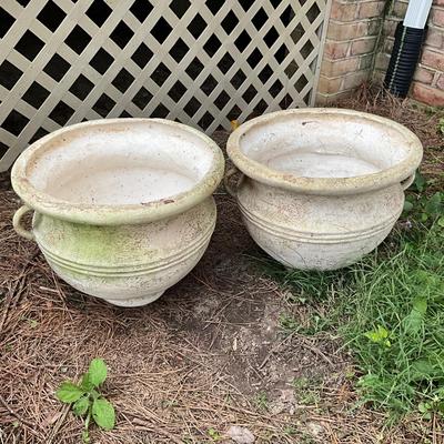 O1245 Pair of Fiberglass Southern Patio Pots