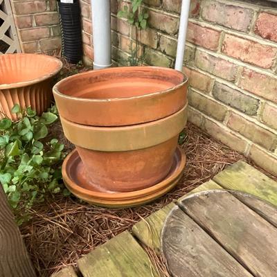 O-1248 Pair of Terra Cotta Pots with Saucers