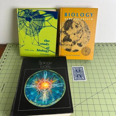 3 Type of Biology Books