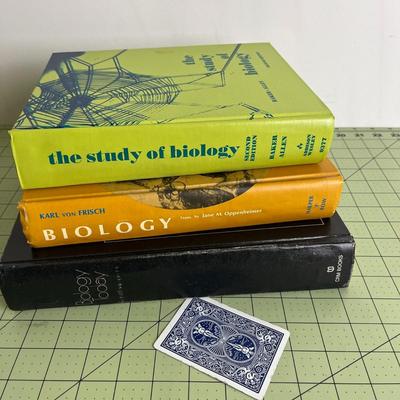 3 Type of Biology Books