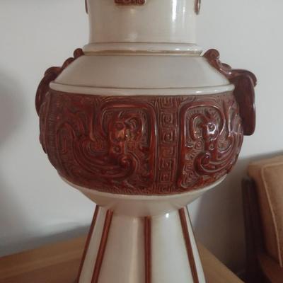 Mid-Century Marlboro Italian Pottery Ming Style Table Lamp