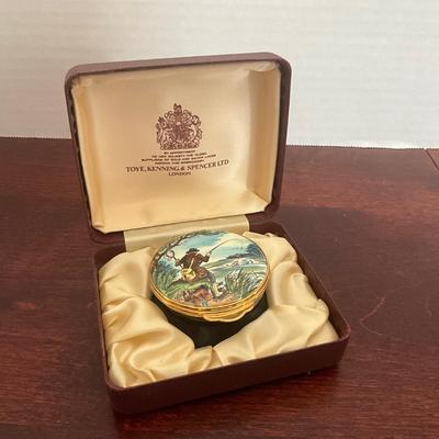 DO1318 Vintage Toye, Kenning & Spencer Ltd London Enamel Box