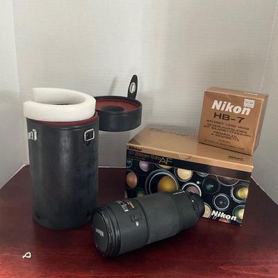 DO1395 NIKON 80-200 f28 d AF Lens with HB-7 Bayonet Lens Hood