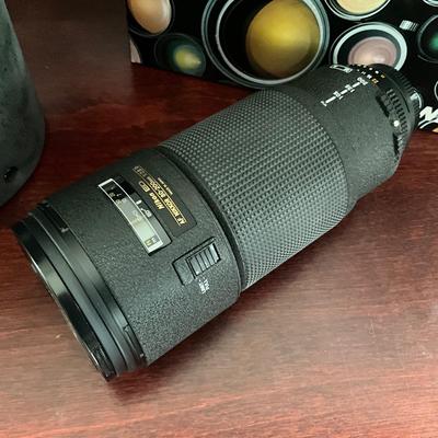 DO1395 NIKON 80-200 f28 d AF Lens with HB-7 Bayonet Lens Hood