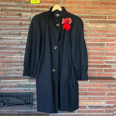 Portrait brand Black Coat