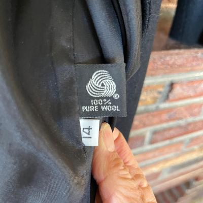Portrait brand Black Coat