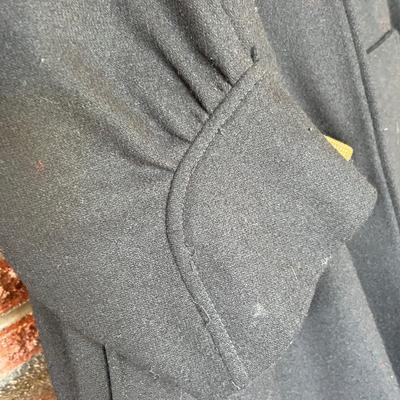 Portrait brand Black Coat