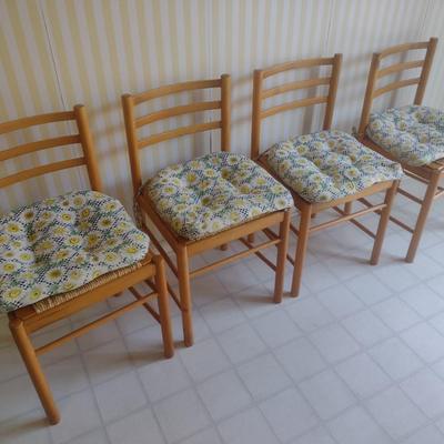 Set of Four Maple Wood Ladder Back Chair with Woven Seat