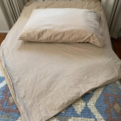 Twin Bedding and Sheets