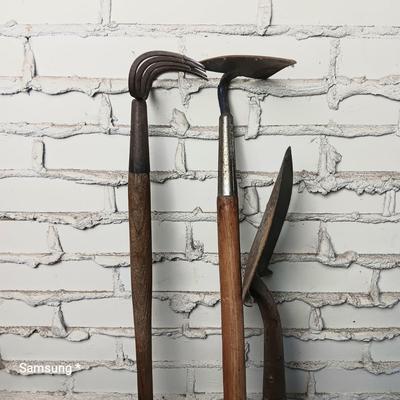 Wooden Handle Yard Tools