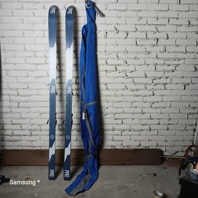 PRE-1200 Special Edition Skis with Bindings and Blue Travel Bag