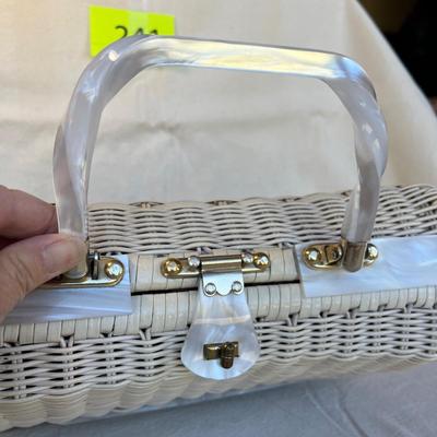 Fun basket purse