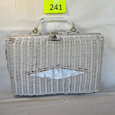 Fun basket purse
