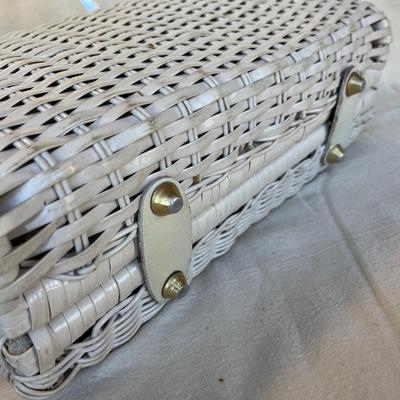 Fun basket purse