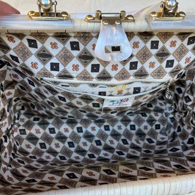 Fun basket purse