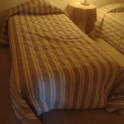 Twin Bed Mattress Set and Bedding Choice A