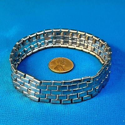 SILVER TONE CONTINUOUS BAND SLIP-ON BRACELET WATCH BAND-LIKE DESIGN