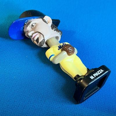 MIKE PIAZZA OF NEW YORK METS SMALL BOBBLE HEAD FIGURE