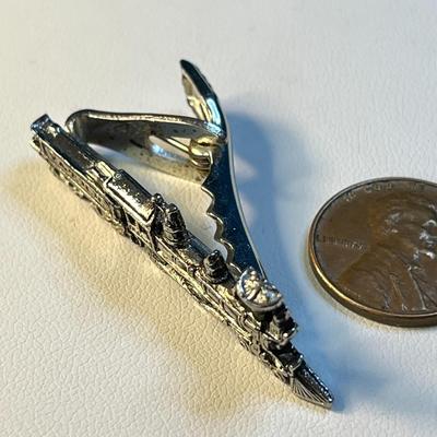 V.&T.R.R. TRAIN TIE CLIP NICE DETAIL