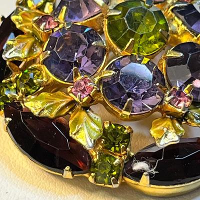 BEAUTIFUL PURPLE, GREEN RHINESTONE BROOCH WITH GOLD TONE LEAVES