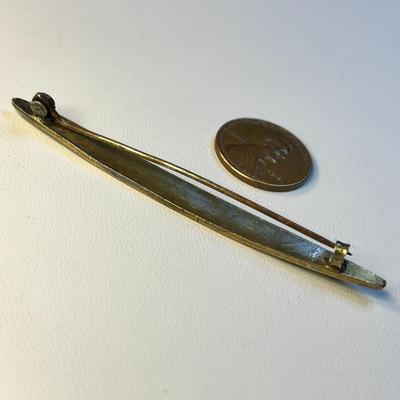 OLD STYLE ENGRAVED ELONGATED FLORAL PIN
