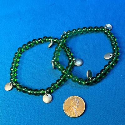 GREEN GLASS BEAD BRACELET WITH SILVER TONE DANGLES x 2