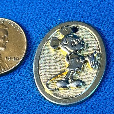 GOLD TONE DIMENSIONAL MICKEY MOUSE PENDANT
