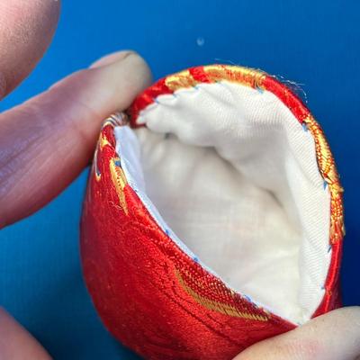 CHINESE SILK SQUEEZE OPEN COIN PURSE