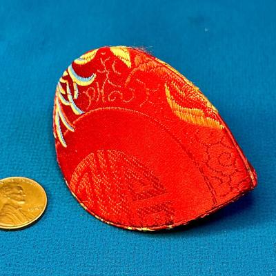 CHINESE SILK SQUEEZE OPEN COIN PURSE