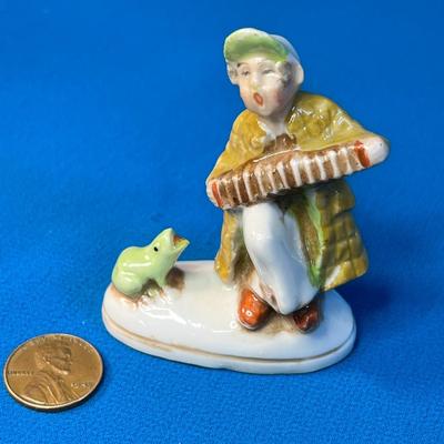 CUTE PORCELAIN FIGURE MAN PLAYING ACCORDION, SINGING TO FROG MARKED GERMANY