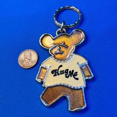 LARGE ENAMELED BEAR WEARING â€œHUG MEâ€ T-SHIRT KEY CHAIN FOB