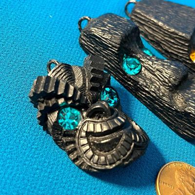 3 CARVED TIKI FIGURES MARKED â€œCOCO JOEâ€™S LAVA HAWAIIâ€ RHINESTONE EYES