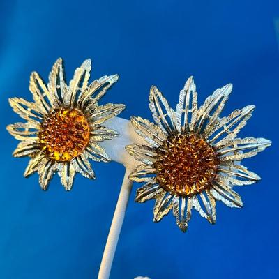 SARAH COVENTRY TEXTURED SILVERTONE LEAVES BROWN GLASS CENTERS FLOWER EARRINGS
