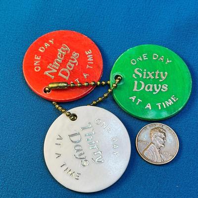 VINTAGE AA 30-, 60-, 90-DAY TOKENS ON KEY CHAIN