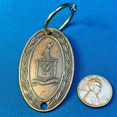 BRONZE-LIKE â€œAQUILA NON CAPIT MUSCASâ€ MEDALLION KEY CHAIN