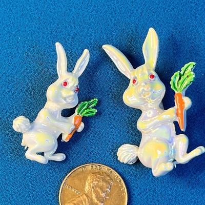 PAIR OF 3-D IRIDESCENT WHITE ENAMELED RABBIT WITH CARROT PINS