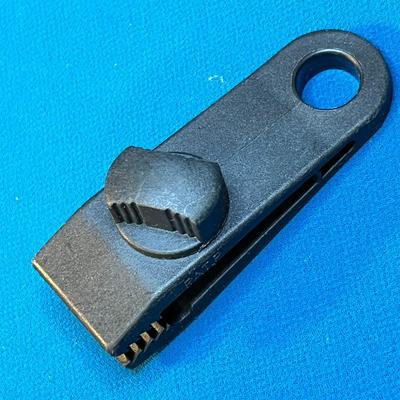 THUMBSCREW CLAMP GRABBER