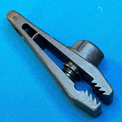 THUMBSCREW CLAMP GRABBER