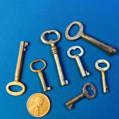 ASSORTMENT OF SMALL ANTIQUE SKELETON KEYS 7 COUNT