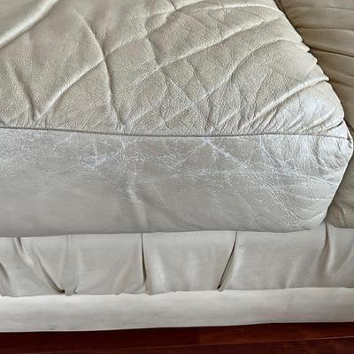 AB1356 Vintage Leather 3 Cushion Creme Colored Sofa (AS-IS)